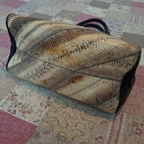 Vintage snake skin handbag in good condition. - Picture 3 of 6